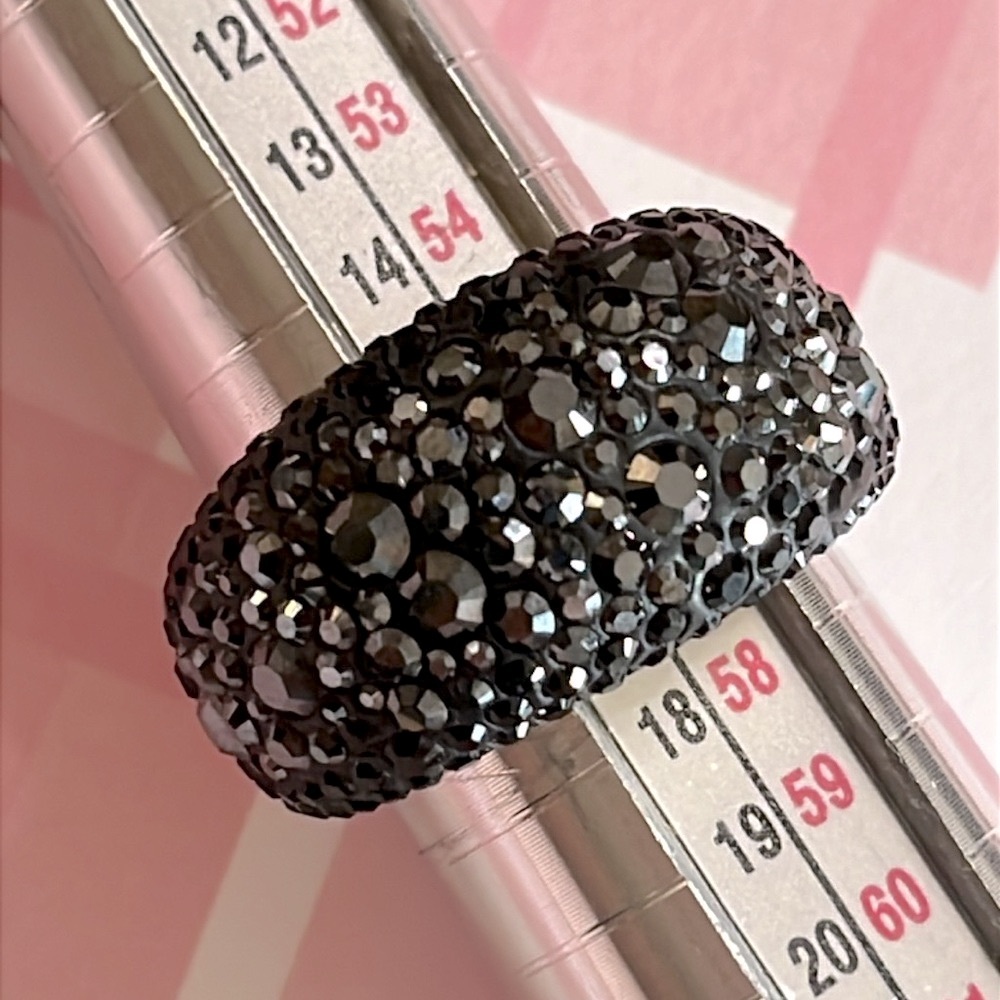 Beautiful Swarovski brand mini chic black crystal ring in gold tone sz 58 (7.5) - Picture 2 of 7